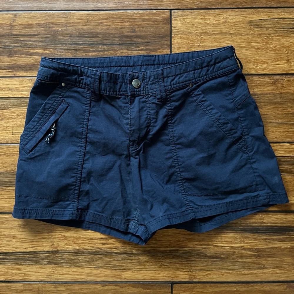 Title Nine “Big B” Shorts size 4